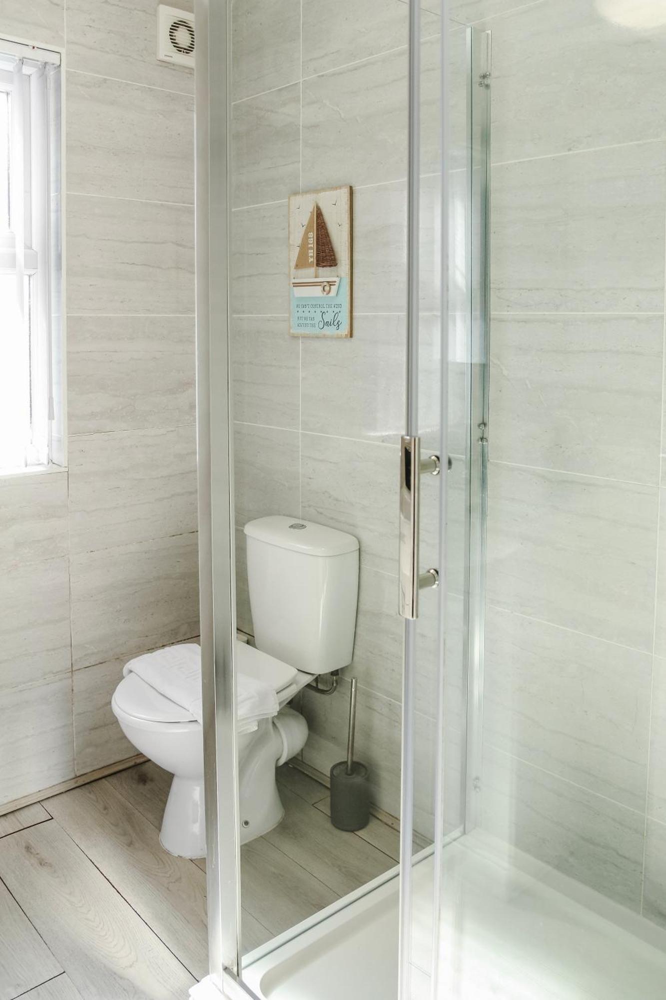 Entire For Large Groups, Families, Contractors